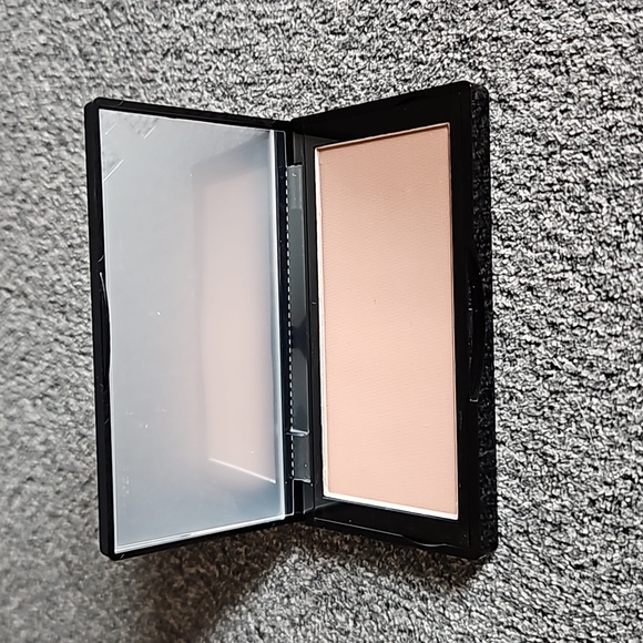 JUST XIMENA COSMETICS The Bronzer in: Luna Bright - Picture 3 of 7